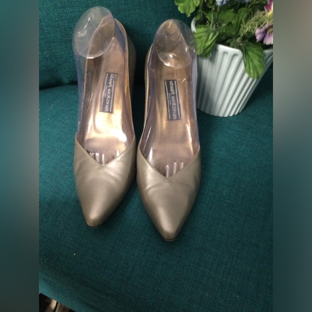 Stuart Weitzman Pumps